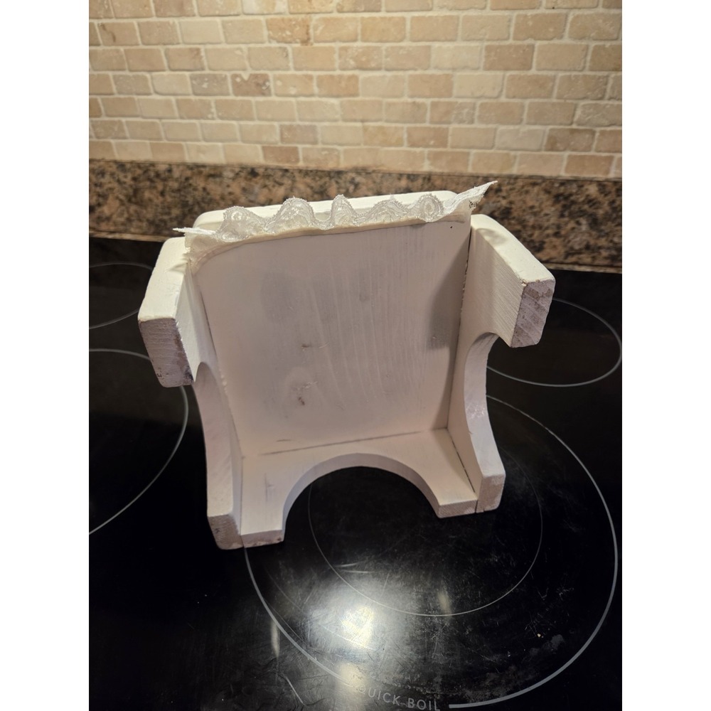 Vintage White Wooden Heart Doll Chair/Plant Stand - Picture 5 of 7